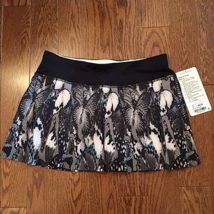 NEW RARE Lululemon pleat to street skirt size 6